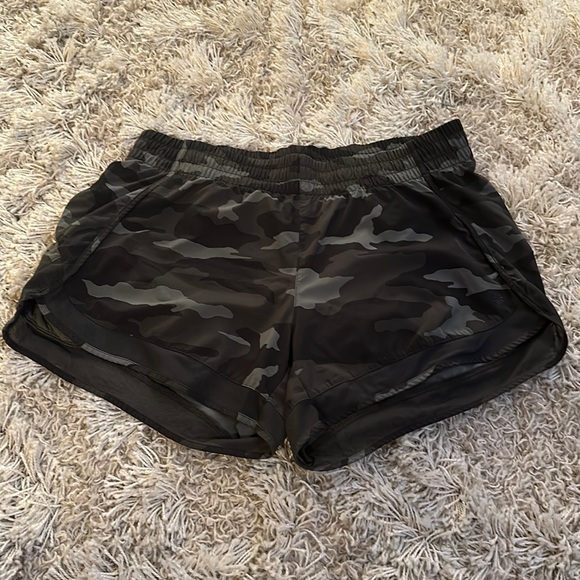 Athleta Printed Mesh Racer Run Short - Picture 1 of 2